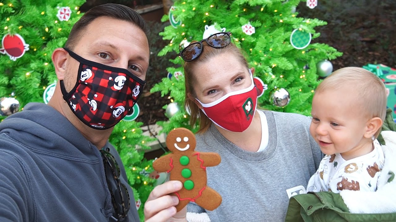 We Tried All 6 Cookies On Disney39s Holiday Cookie Stroll