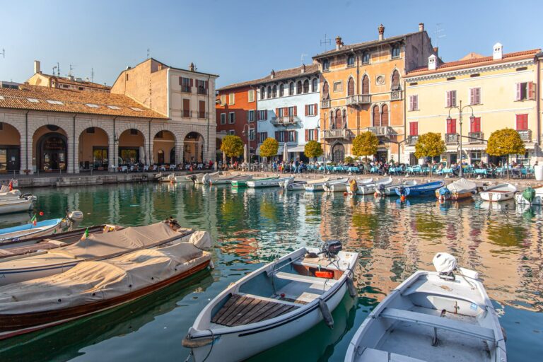20 Beautiful Small Towns in Italy